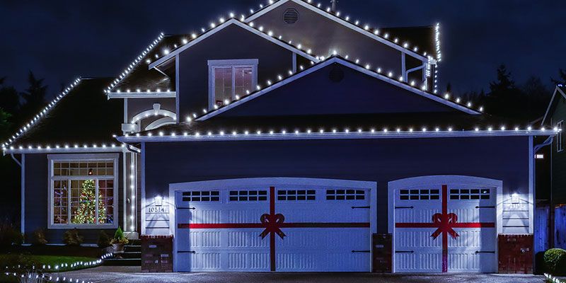 Christmas Light Installation: Light Up the Holidays!